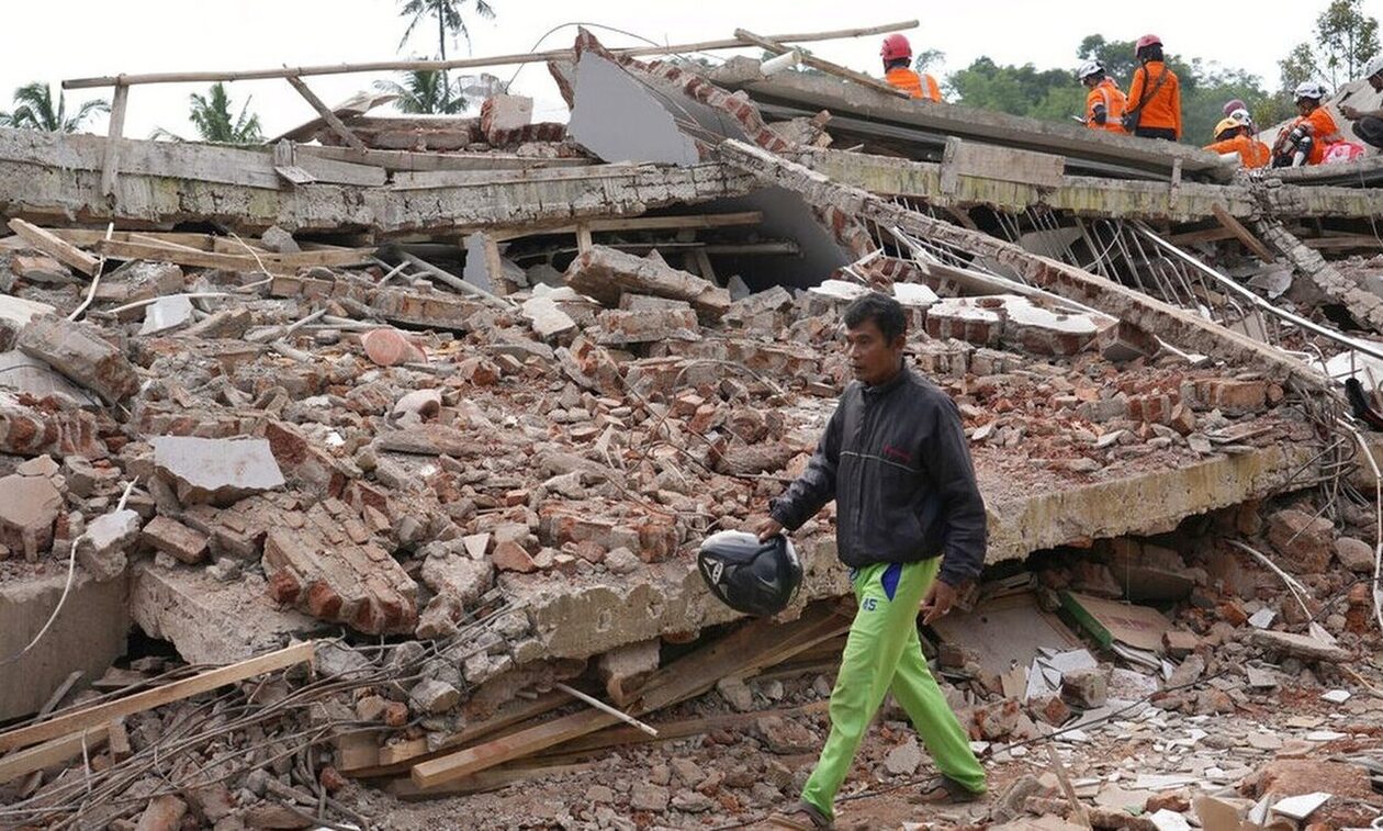 Ινδονησία:-318-οι-νεκροί-από-τον-φονικό-σεισμό-της-Δευτέρας