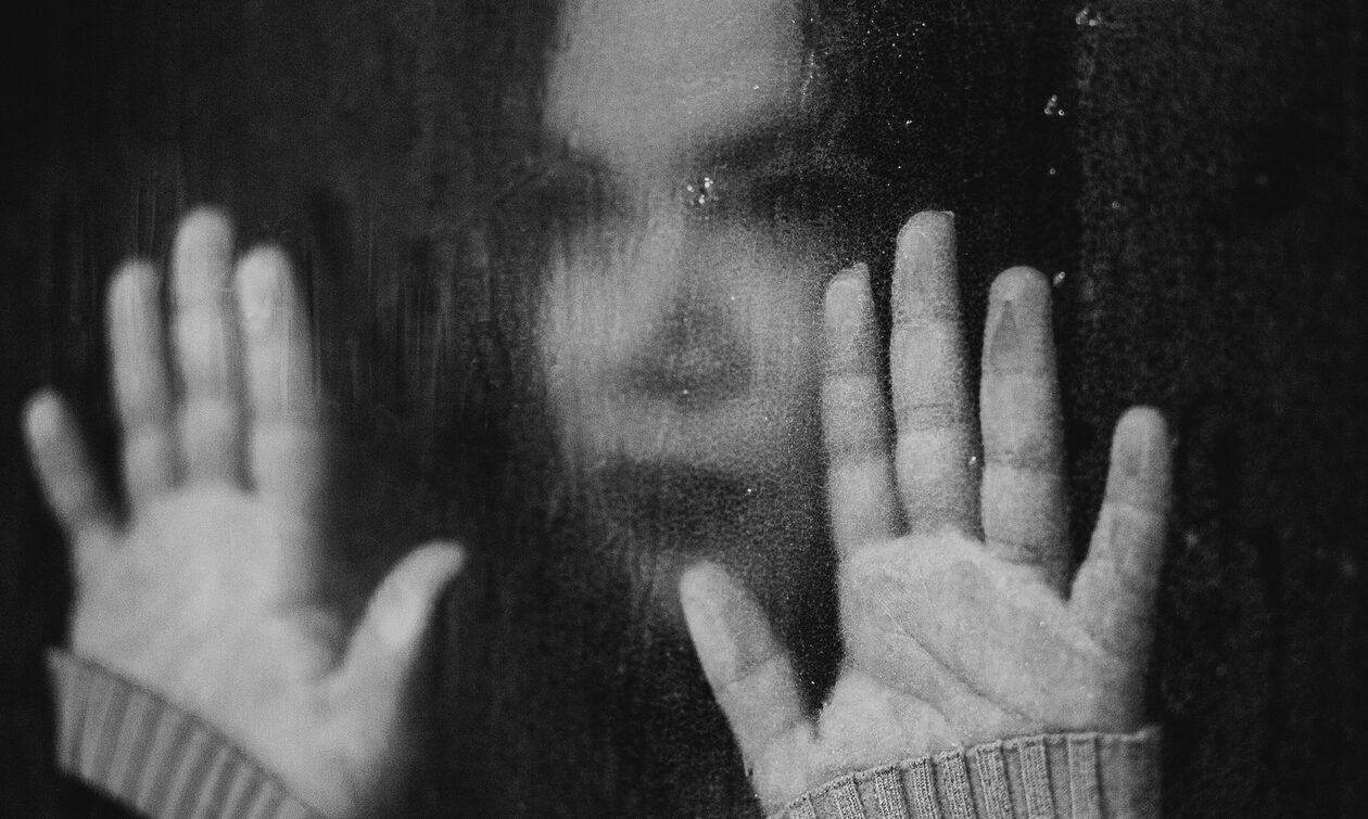 Βόλος:-«Έχει-σηκώσει-τσεκούρι»-–-Μητέρα-καταγγέλλει-τον-σύζυγό-της