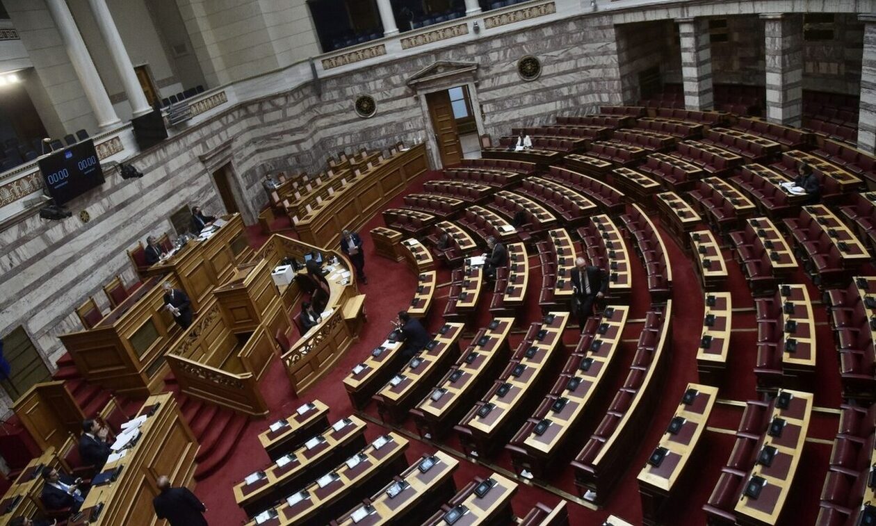 Βουλή:-Έκτακτη-ενίσχυση-στα-αστικά-και-υπεραστικά-ΚΤΕΛ