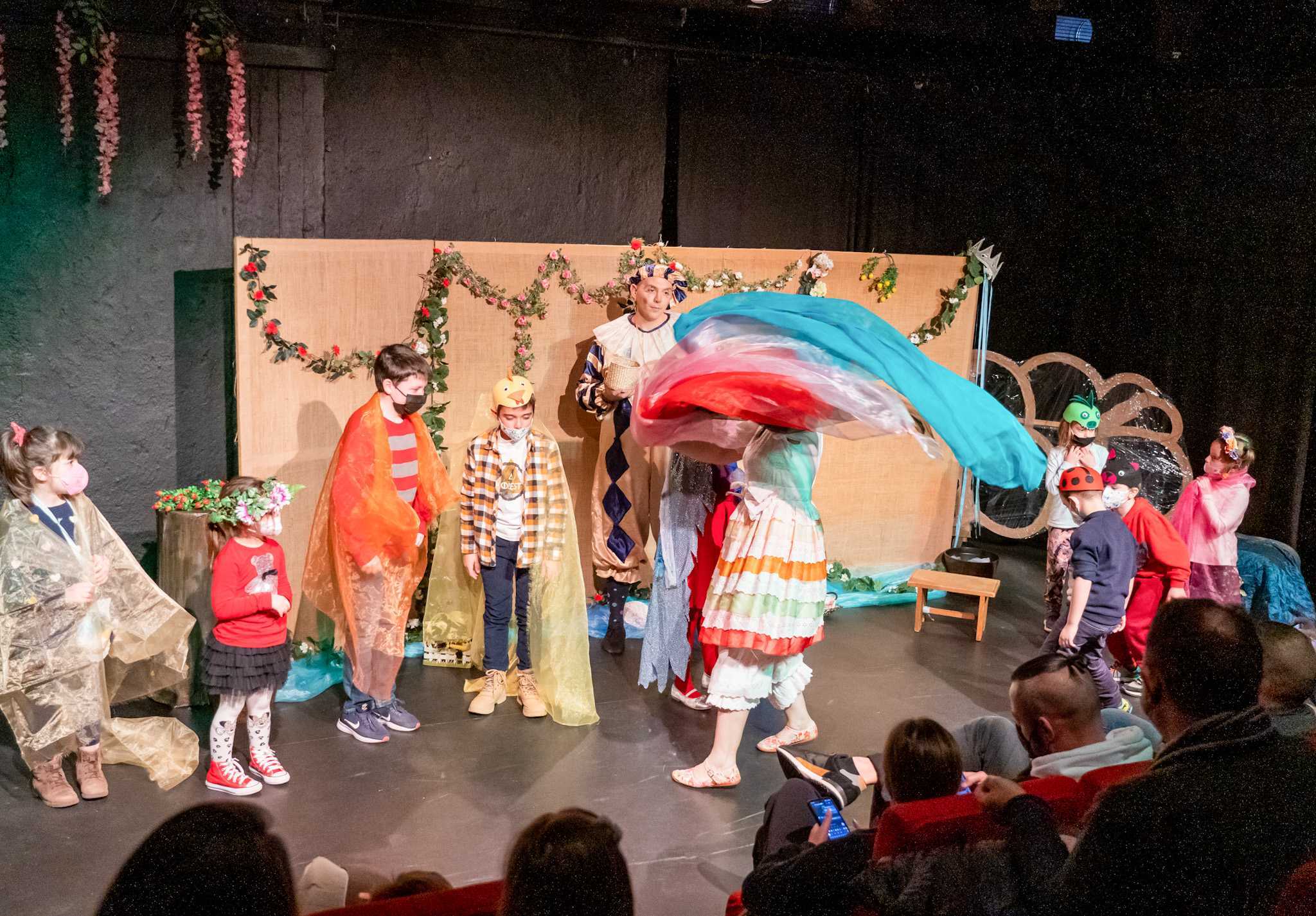 Η-απόλυτη-Χριστουγεννιάτικη-παιδική-θεατρική-παράσταση-που-πρέπει-να-πάνε-όλα-τα-παιδάκια-φέτος