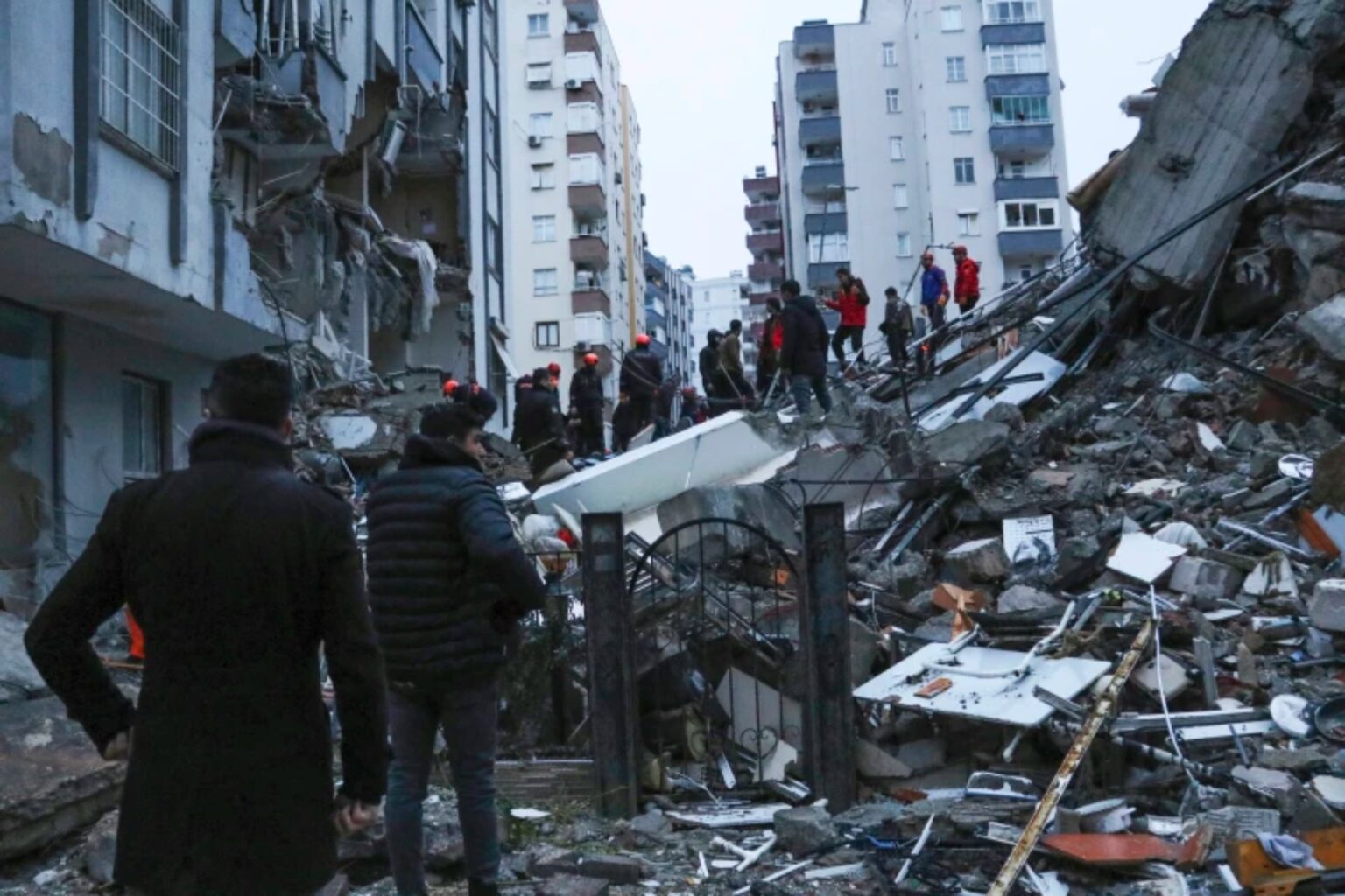Σεισμός-στην-Τουρκία:-Πανικός-μετά-τον-2ο-φονικό-σεισμό-7,7-ρίχτερ