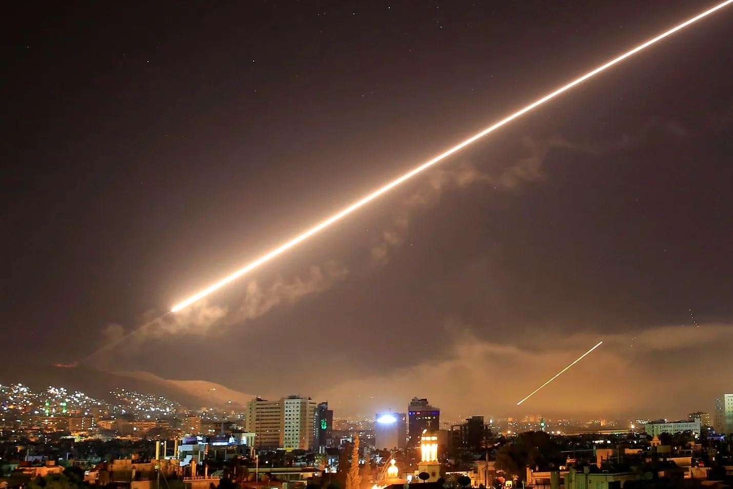 Συρία:-iσραηλινή-πυραυλική-επίθεση-στη-Δαμασκό –-Τουλάχιστον-15-νεκροί