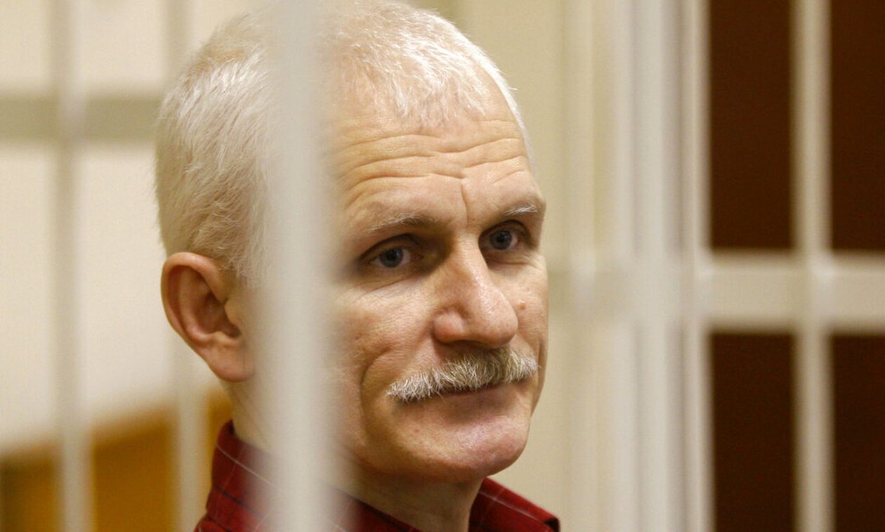 Λευκορωσία:-Ο-Νομπελίστας-Άλες-Μπιαλιάτσκι-καταδικάστηκε-σε-δεκαετή-φυλάκιση