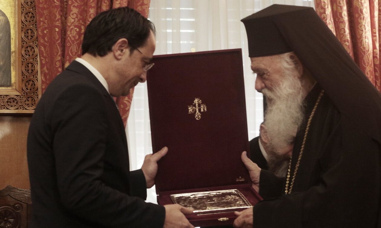 Επίσκεψη-του-Προέδρου-της-Κυπριακής-Δημοκρατίας-στον-Αρχιεπίσκοπο-Ιερώνυμο