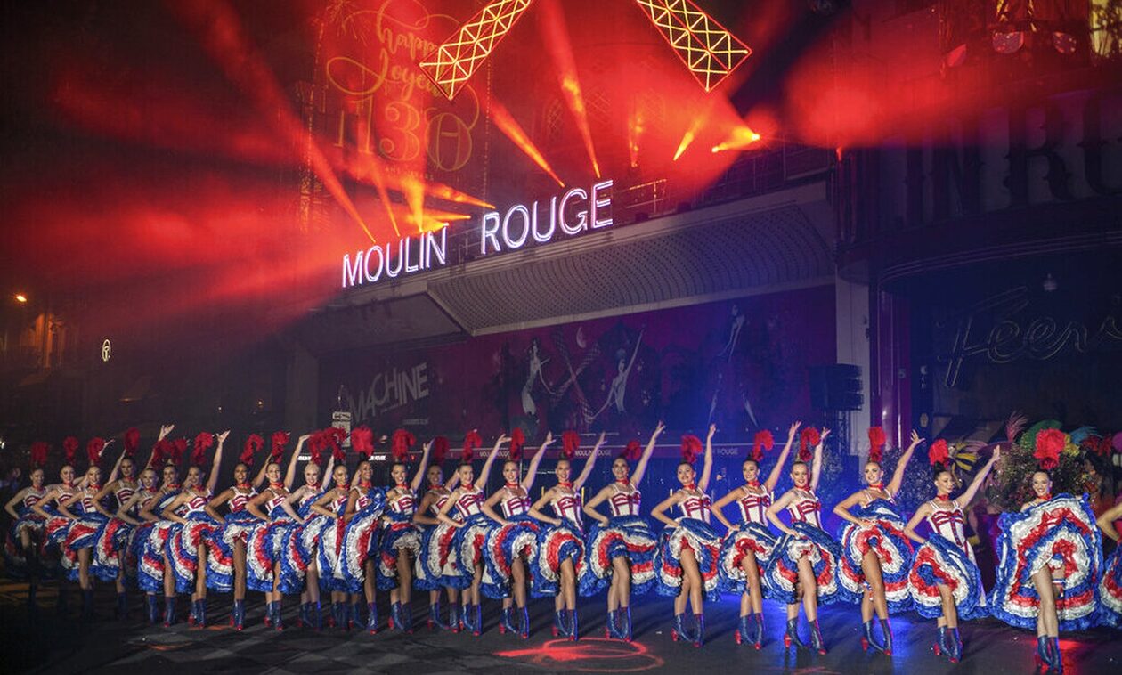 Παρίσι:-Σάλος-με-το-σόου-του-Μοulin-rouge-με-φίδια-–-«Κόπηκε»-μετά-απο-διαμαρτυρίες-φιλόζωων