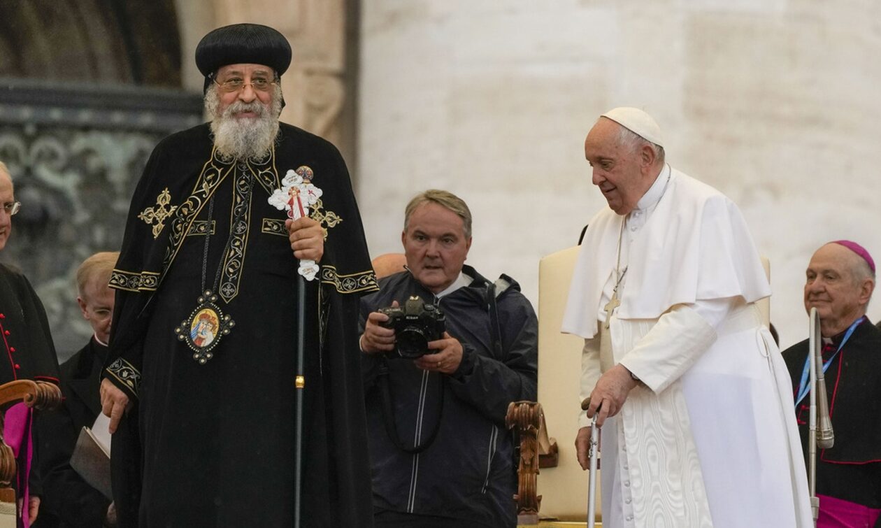 Ο-πάπας-Φραγκίσκος-αναγνώρισε-ως-μάρτυρες-21-Κόπτες-που-αποκεφαλίστηκαν-από-τζιχαντιστές-του-ΙΚ
