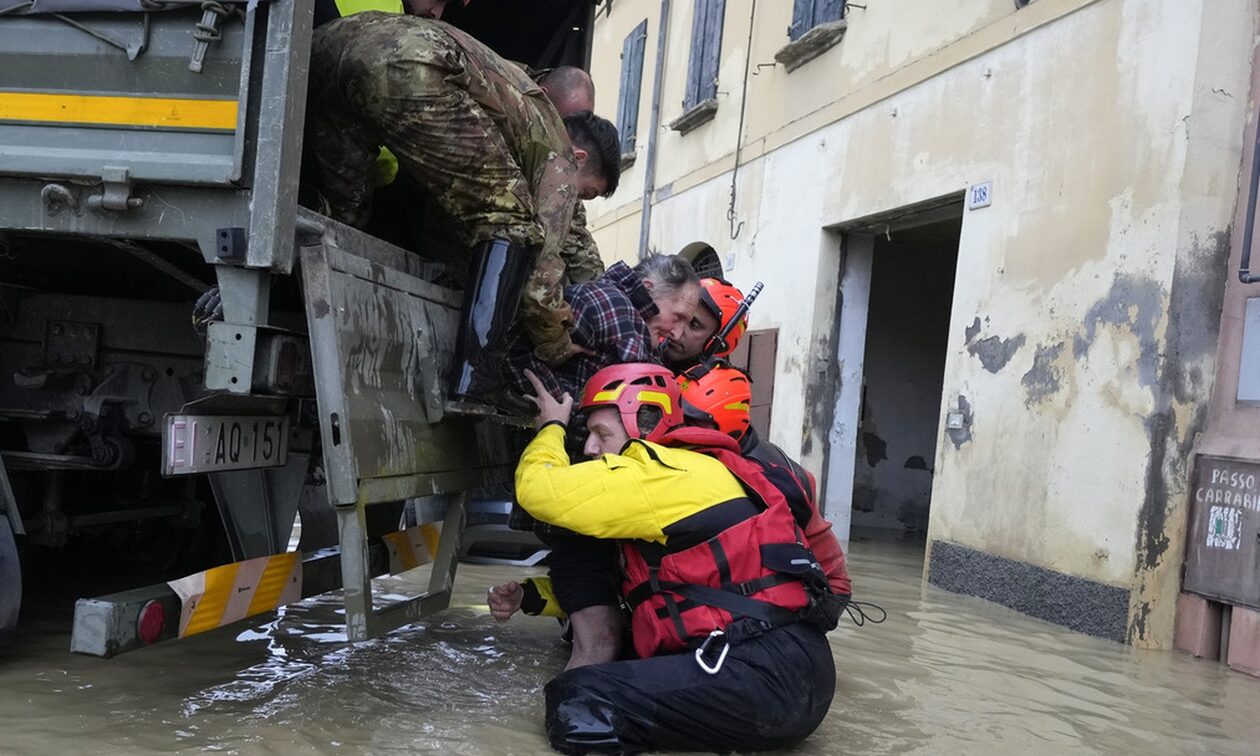 Ιταλία:-Εννέα-οι-νεκροί-από-την-κακοκαιρία-–-Πάνω-από-13.000-άνθρωποι-εγκατέλειψαν-τις-εστίες-τους