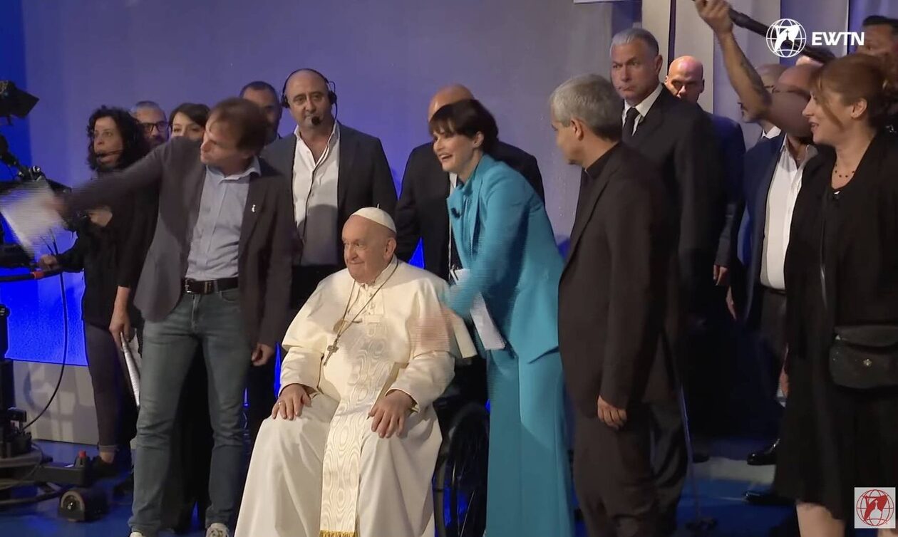 Βατικανό:-Ο-Πάπας-στην-πρώτη-του-συνέντευξη-στο-στούντιο-της-rai