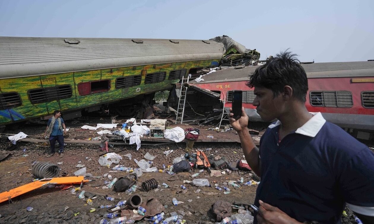 Ινδία:-Σε-δυσλειτουργία-του-συστήματος-σηματοδότησης-οφείλεται-η-σιδηροδρομική-τραγωδία