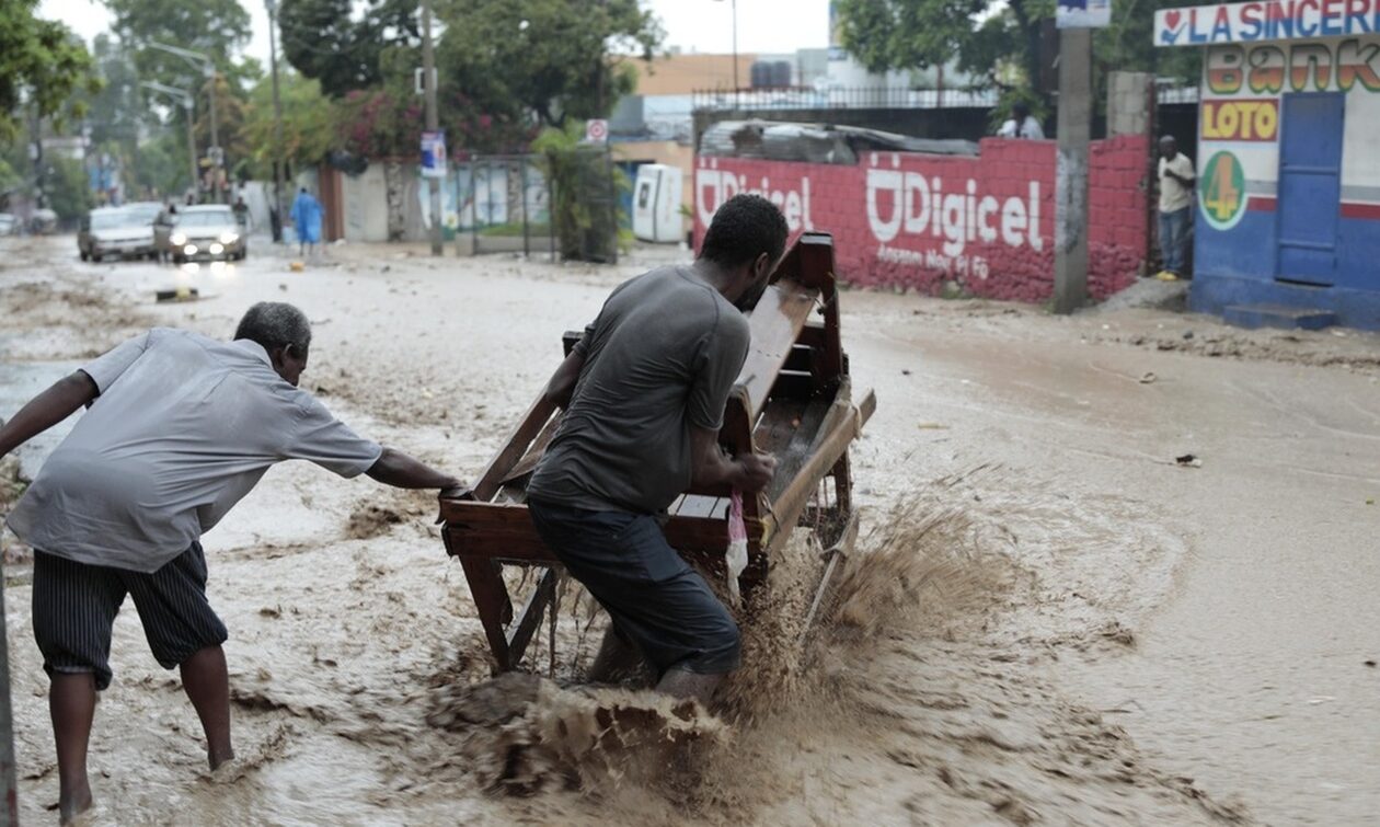 Καταστροφικές-βροχές-στην-Αϊτή-–-42-νεκροί-και-χιλιάδες-εκτοπισμένοι-από-τις-πλημμύρες