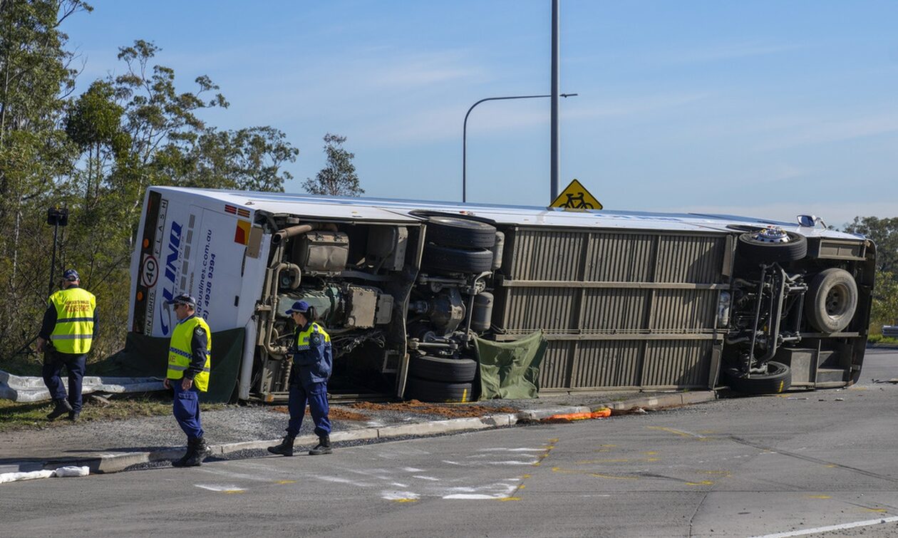 Τραγωδία-στην-Αυστραλία:-10-νεκροί-και-11-τραυματίες-από-ανατροπή-λεωφορείου-σε-ανισόπεδο-κόμβο