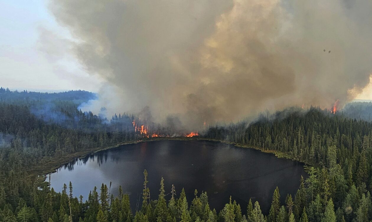 Καναδάς:-Συνεχίζονται-οι-πυρκαγιές-στην-Αλμπέρτα-–-Πυκνοί-καπνοί-καλύπτουν-το-δυτικό-τμήμα-της-χώρας