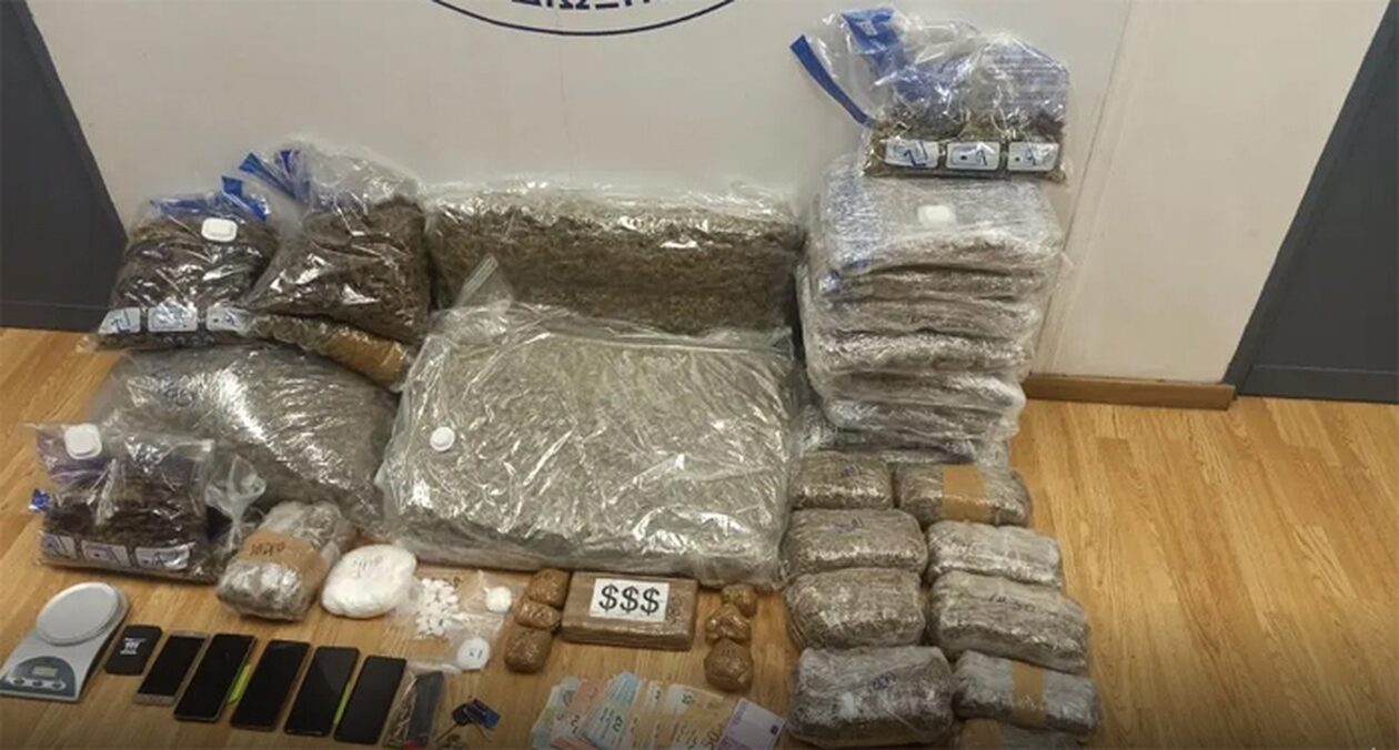 Δύο-συλλήψεις-για-διακίνηση-ναρκωτικών-–-Κατασχέθηκαν-2-κιλά-κοκαΐνη-και-35-κιλά-κάνναβη