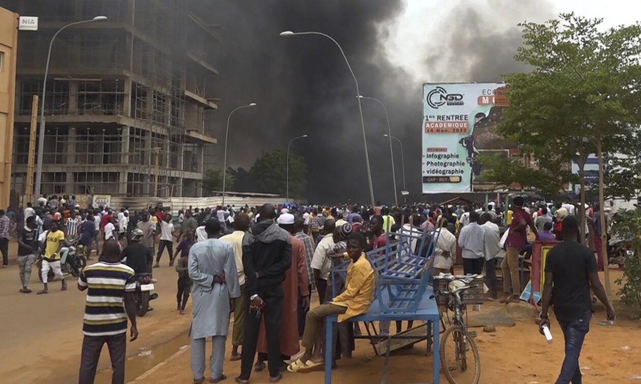 «Ασπίδα»-στους-πραξικοπηματίες-του-Νίγηρα-από-Μάλι-και-Μπουρκίνα-Φάσο