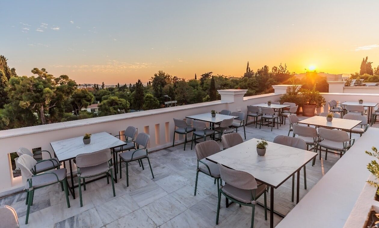 Τρεις-λόγοι-που-αξίζει-να-επισκεφτούμε-ένα-υπέροχο-roof-garden-στην-«καρδιά»-της-Αθήνας