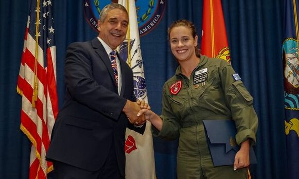 ΗΠΑ:-Ελληνίδα-αξιωματικός-της-Πολεμικής-Αεροπορίας-τιμήθηκε-για-τον-αλτρουισμό-της