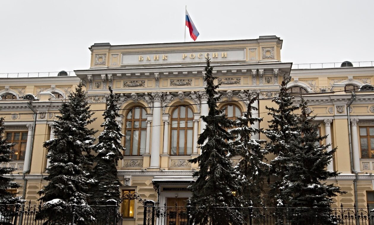 Η-Τράπεζα-της-Ρωσίας-συγκαλεί-έκτακτη-συνεδρίαση-μετά-τη-«βουτιά»-στο-ρούβλι