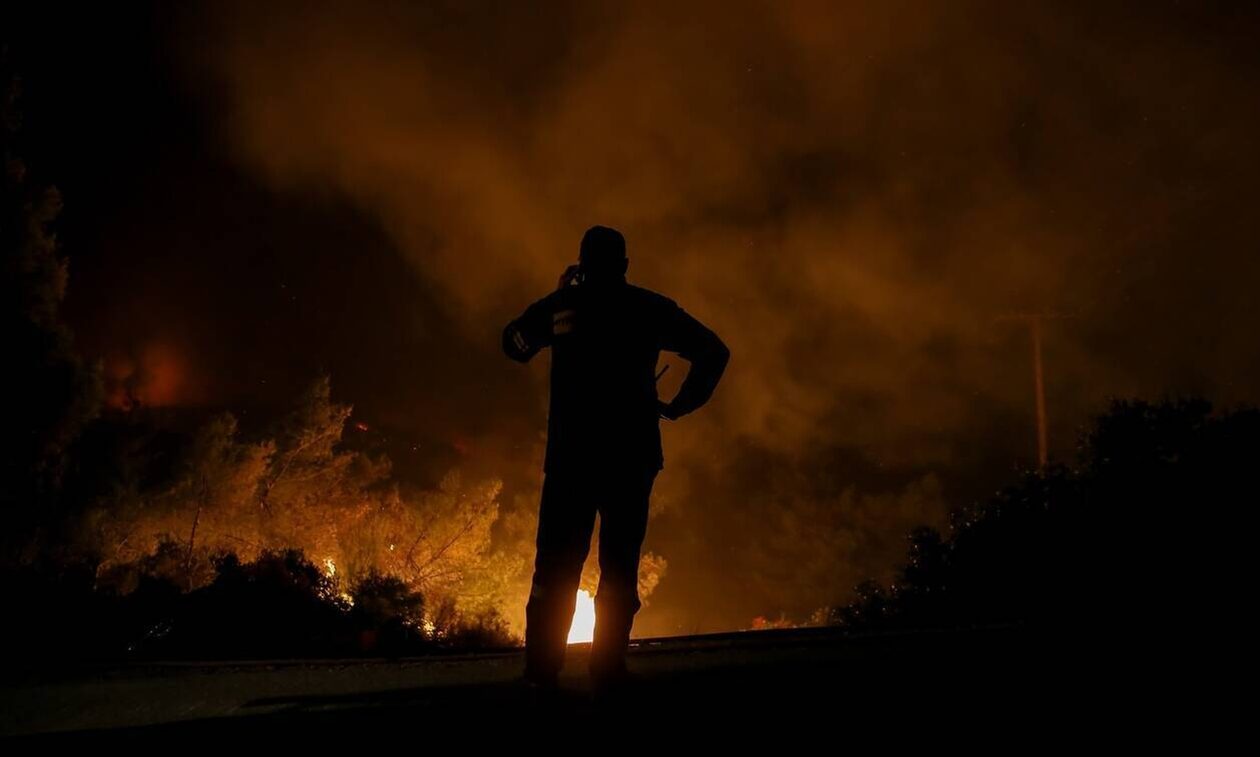 Φωτιά-στο-Ηράκλειο-Κρήτης-–-Ενισχύθηκαν-οι-δυνάμεις-της-Πυροσβεστικής