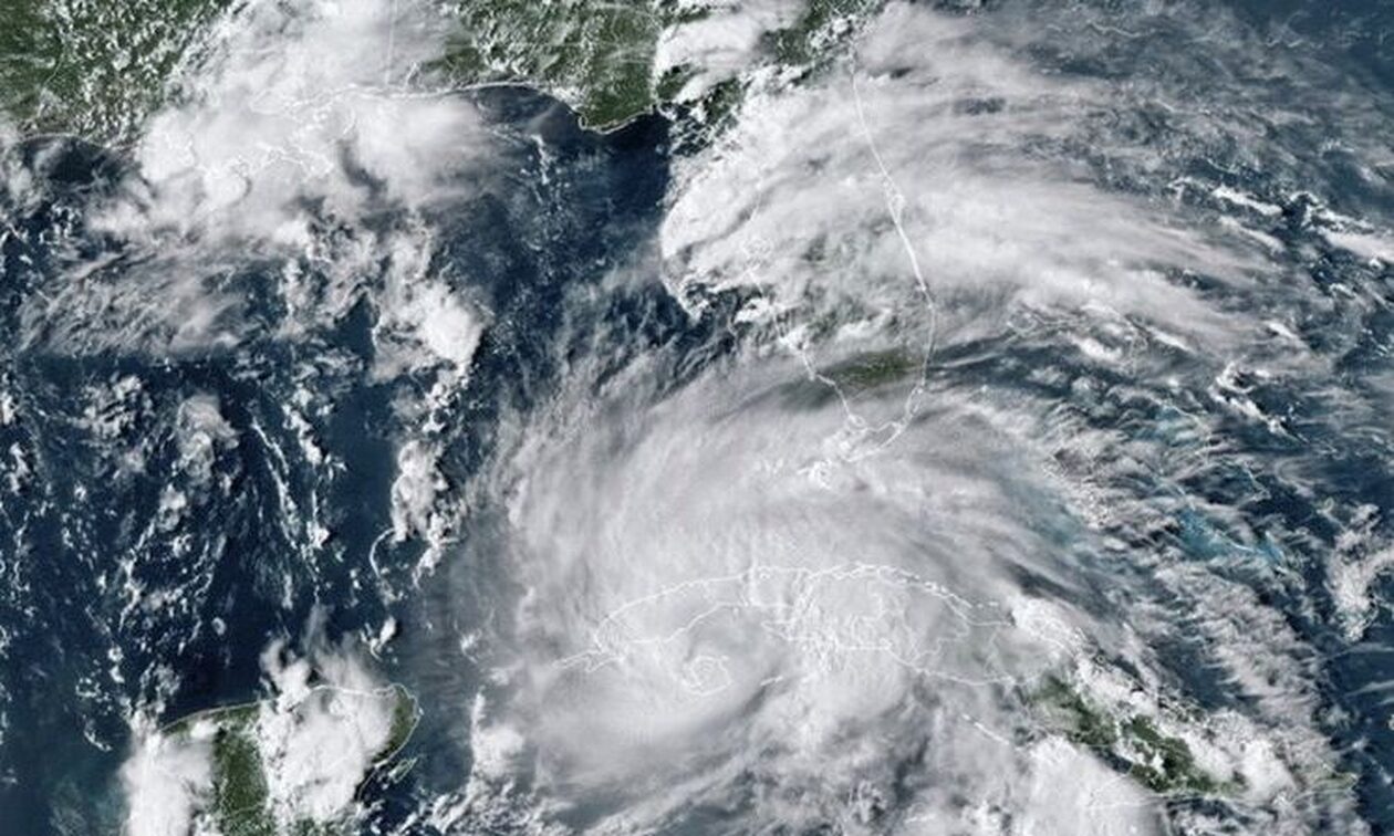 Ο-τροπικός-τυφώνας-Έμιλι-κινείται-δυτικά-βορειοδυτικά-από-τις-Νήσους-του-Πράσινου-Ακρωτηρίου
