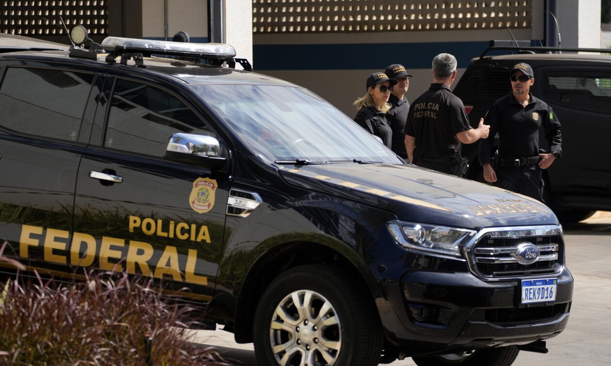 Βραζιλία:-Στην-αστυνομία-ο-Μπολσονάρου-και-η-σύζυγός-του-για-το-σκάνδαλο-των-κοσμημάτων