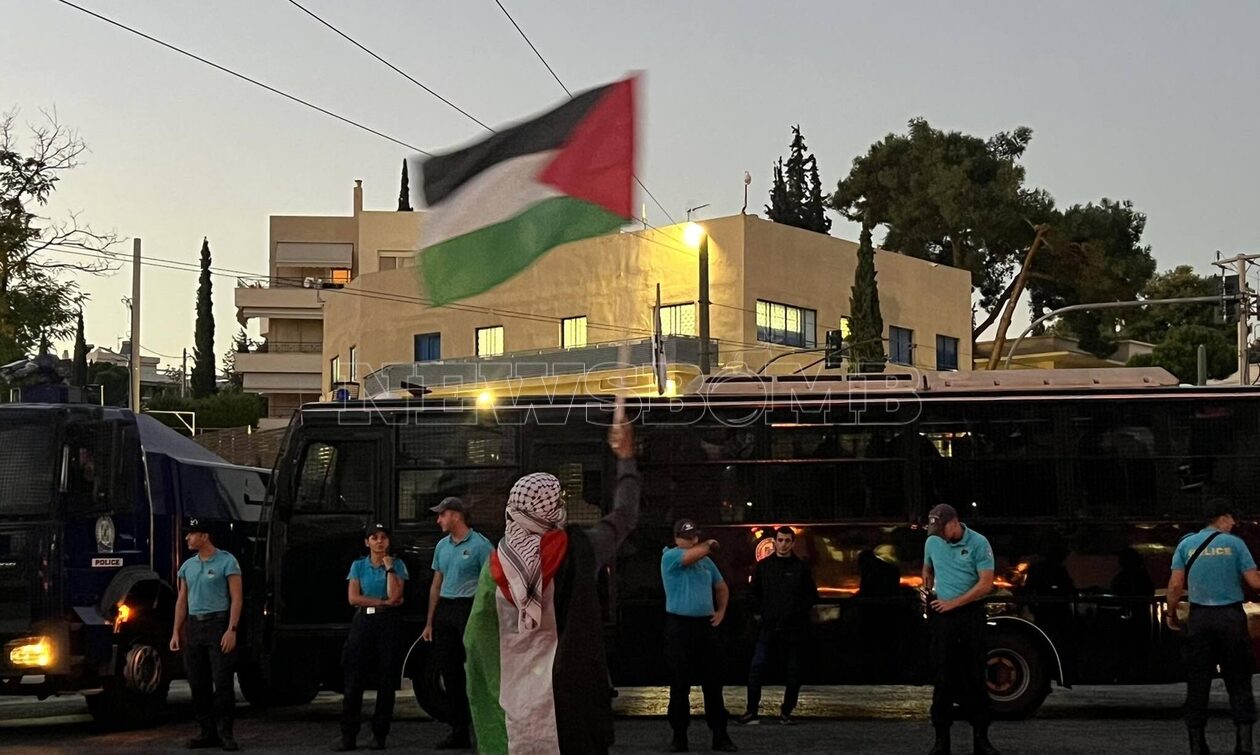 Πορεία-διαμαρτυρίας-Παλαιστίνιων-προς-την-ισραηλινή-πρεσβεία:-Κλειστή-η-Βασ.-Σοφίας-στην-άνοδο