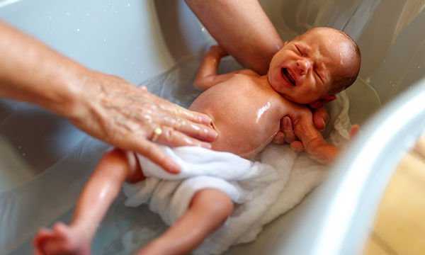 Μωρό-–-Μπάνιο:-8-tips-για-να-κάνετε-το-μωρό-σας-μπάνιο-με-ασφάλεια-(vid)