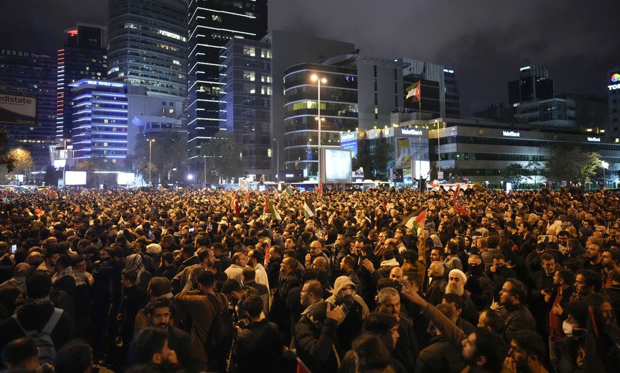Τουρκία:-Νέα-μεγάλη-διαδήλωση-στο-προξενείο-του-Ισραήλ-στην-Κωνσταντινούπολη