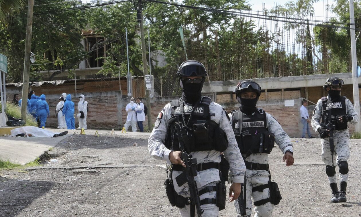 Μεξικό:-Τουλάχιστον-13-αστυνομικοί-δολοφονήθηκαν-τη-Δευτέρα