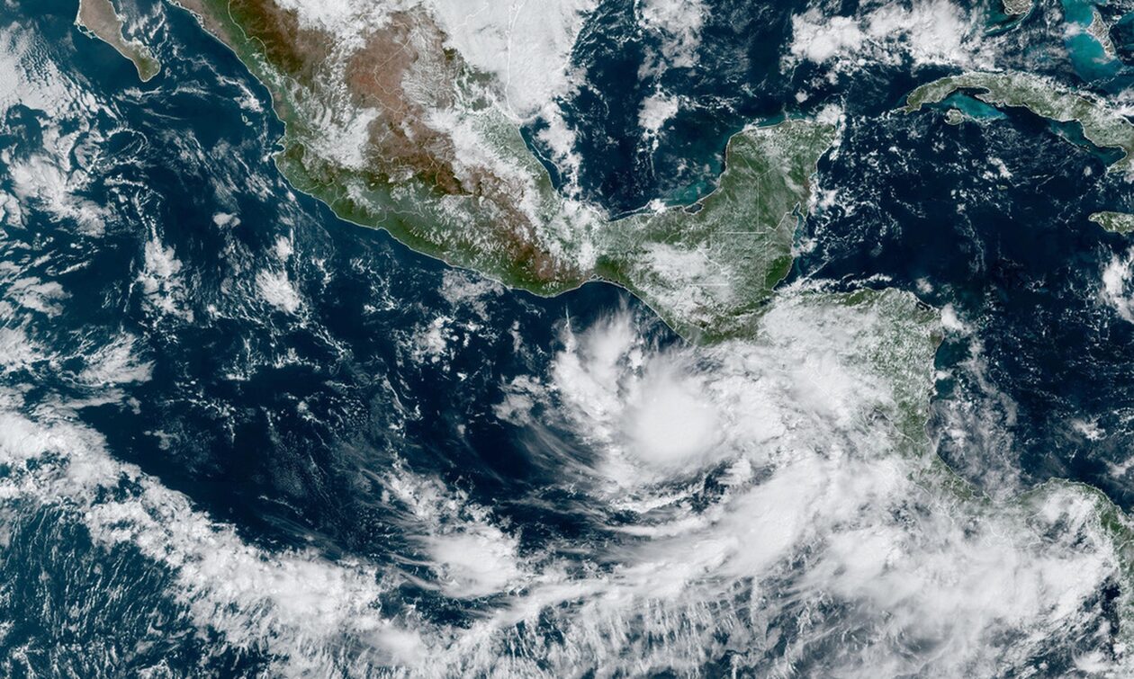Σε-συναγερμό-οι-χώρες-της-κεντρικής-Αμερικής-–-Πλησιάζει-η-τροπική-καταιγίδα-Πιλάρ
