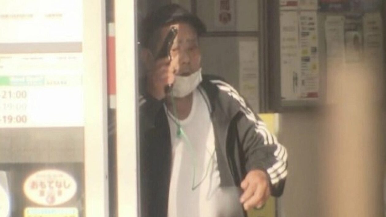 Ιαπωνία:-Συνελήφθη-μετά-από-8-ώρες-άντρας-που-κρατούσε-ομήρους-σε-ταχυδρομείο