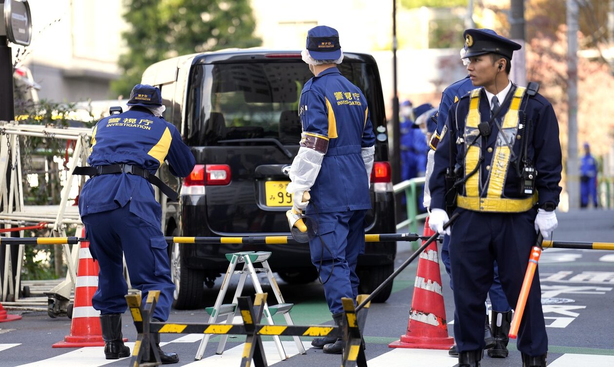 Τόκιο:-Άνδρας-έπεσε-με-όχημα-σε-μπάρα-κοντά-στην-πρεσβεία-του-Ισραήλ-–-Συναγερμός-στις-Αρχές