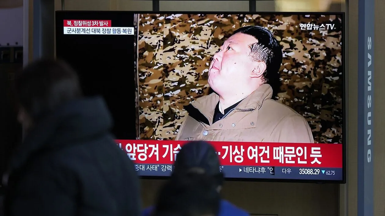 Κιμ-Γιονγκ-Ουν:-Επιθεώρησε-δορυφορικές-φωτογραφίες-με-δυνητικούς-«στόχους»-στη-Νότια-Κορέα