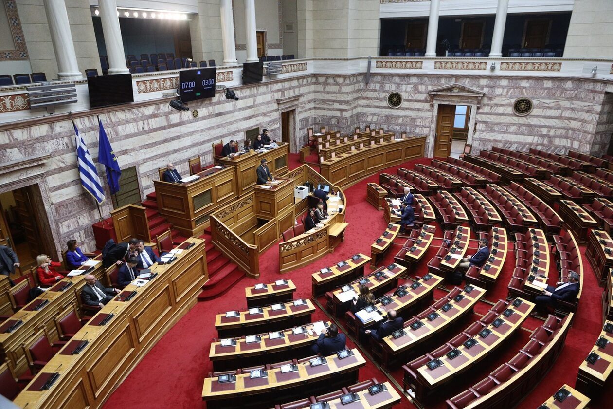 Βουλή:-Σήμερα-η-ψήφιση-του-προϋπολογισμού-–-Το-μεσημέρι-οι-ομιλίες-των-πολιτικών-αρχηγών