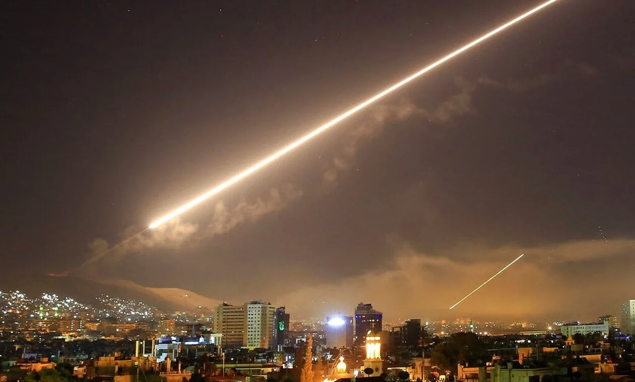 Το-Ισραήλ-επιτίθεται-στη-Δαμασκό-–-Αναφορές-για-πολλές-εκρήξεις