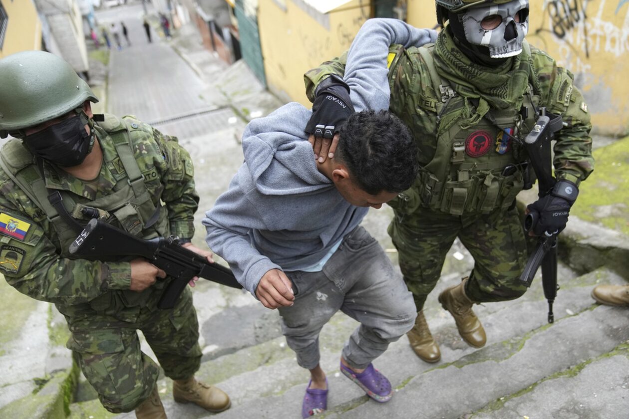 Ισημερινός:-Απελευθερώθηκαν-11-δεσμοφύλακες-που-κρατούνταν-όμηροι-από-κρατούμενους