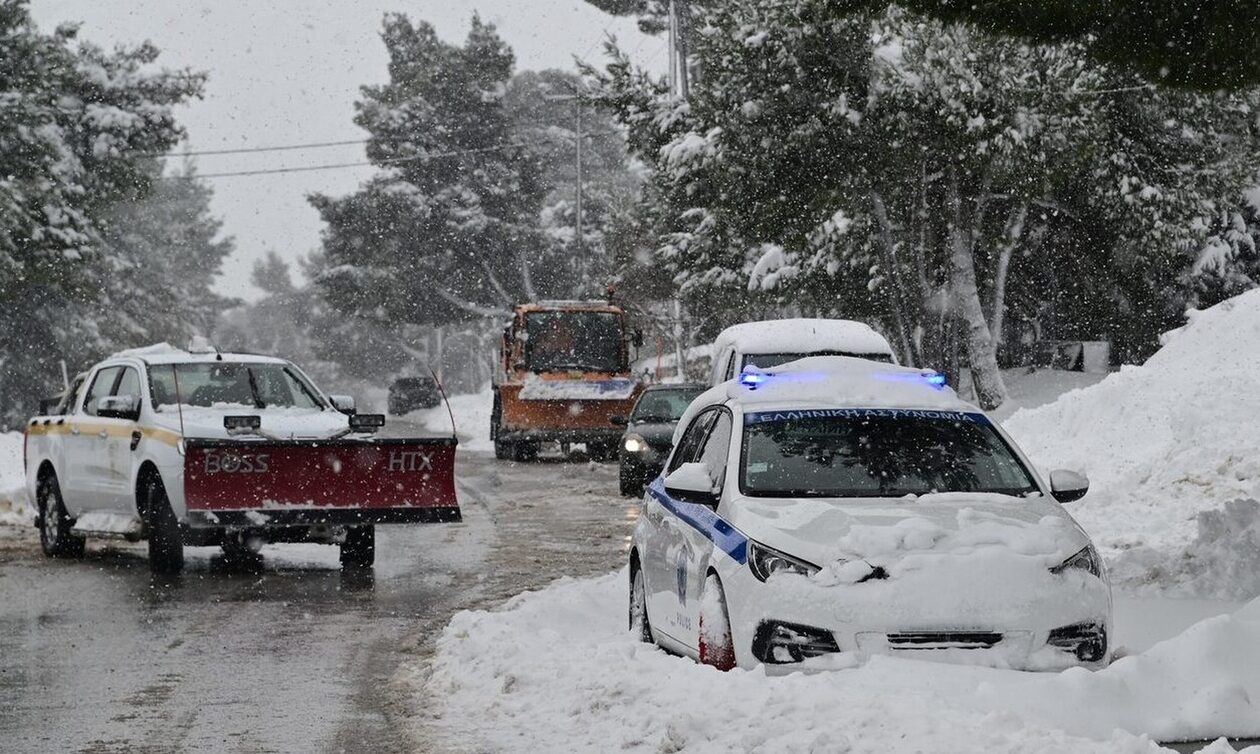 Διακοπή-κυκλοφορίας-στη-Λεωφόρο-Πάρνηθος-λόγω-χιονόπτωσης