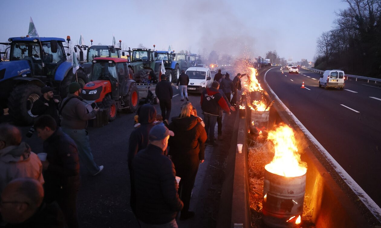 Γαλλία:-Ανυποχώρητοι-οι-αγρότες-–-Δεν-«έπεισαν»-τα-μέτρα-της-κυβέρνησης-Μακρόν