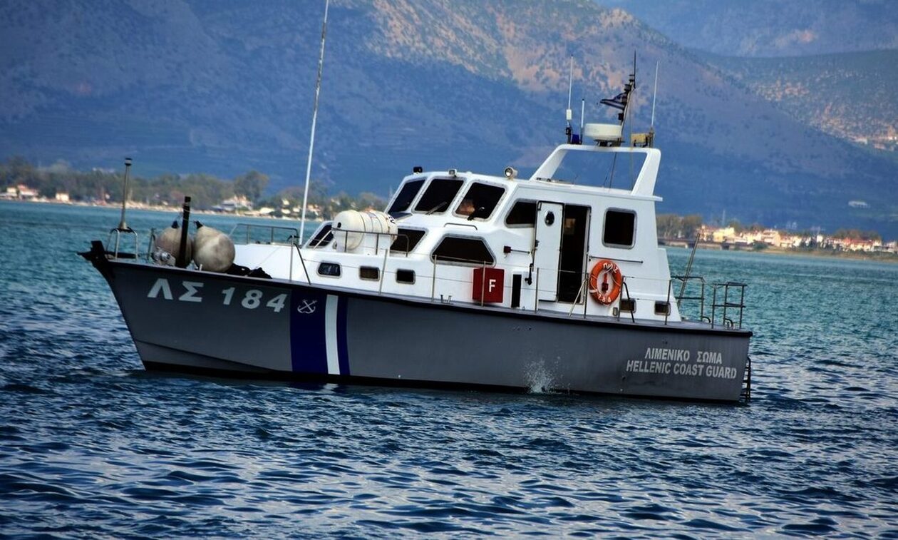 Καταδίωξη-σκάφους-με-μετανάστες-ανοιχτά-της-Σύμης