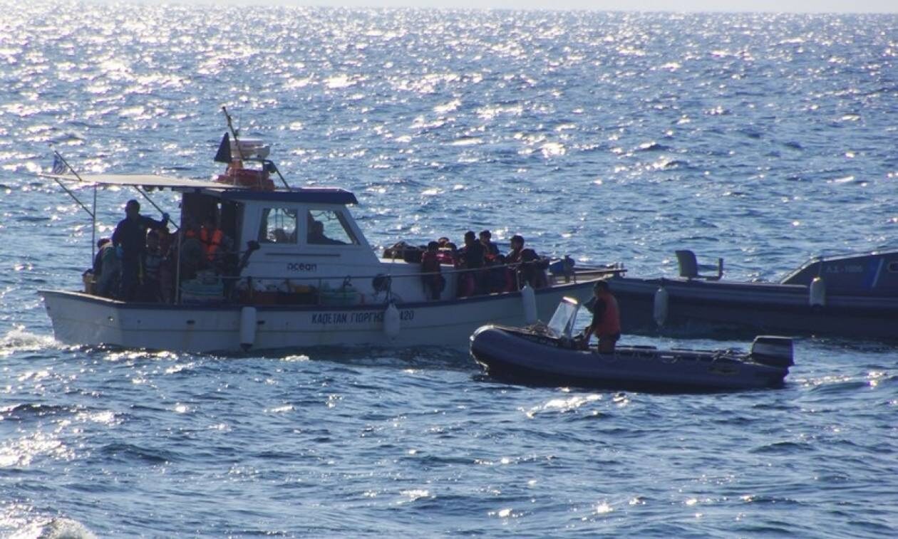 Κρήτη:-Εντοπίστηκε-πλοιάριο-με-60-μετανάστες