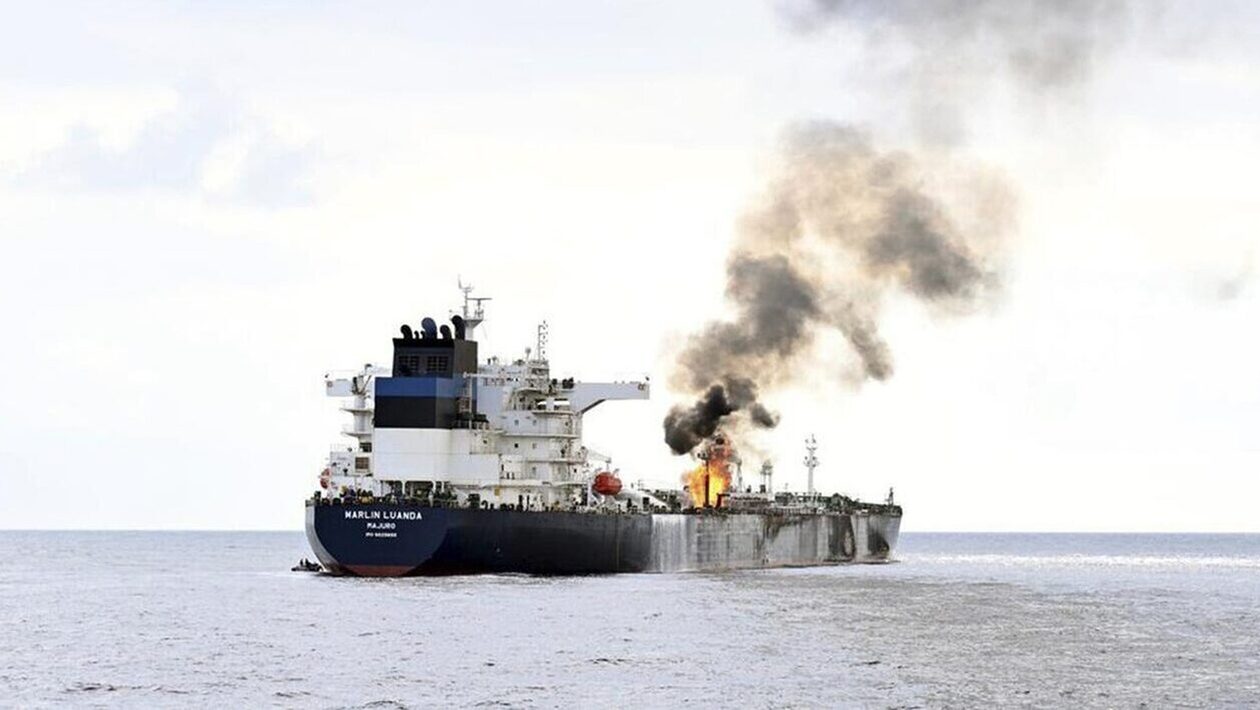 Ερυθρά-Θάλασσα:-Εμπορικό-πλοίο-χτυπήθηκε-ανοικτά-της-Υεμένης-–-Αγνοούνται-μέλη-του-πληρώματος