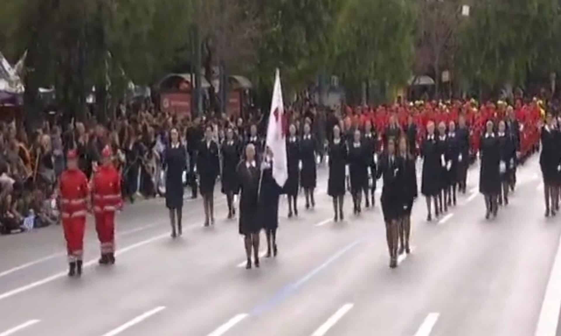 ΕΕΣ:-Παρήλασε-πρώτος-στη-στρατιωτική-παρέλαση-της-Αθήνας-για-τον-εορτασμό-της