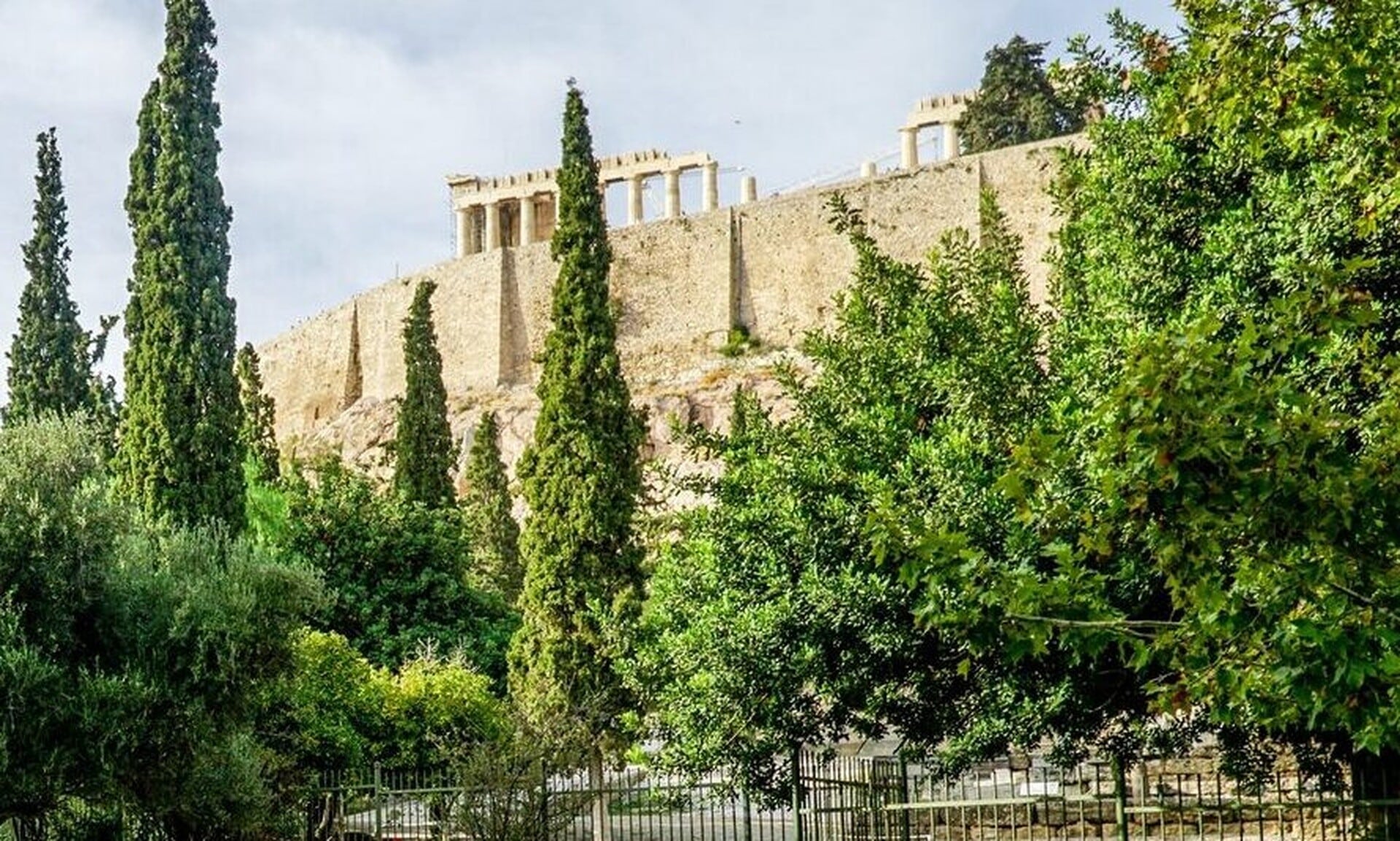 Η-Αθήνα-στο-αμερικανικό-top-10-τουριστικών-προορισμών-για-το-καλοκαίρι-2024-–-«Περιζήτητη-η-Ελλάδα»