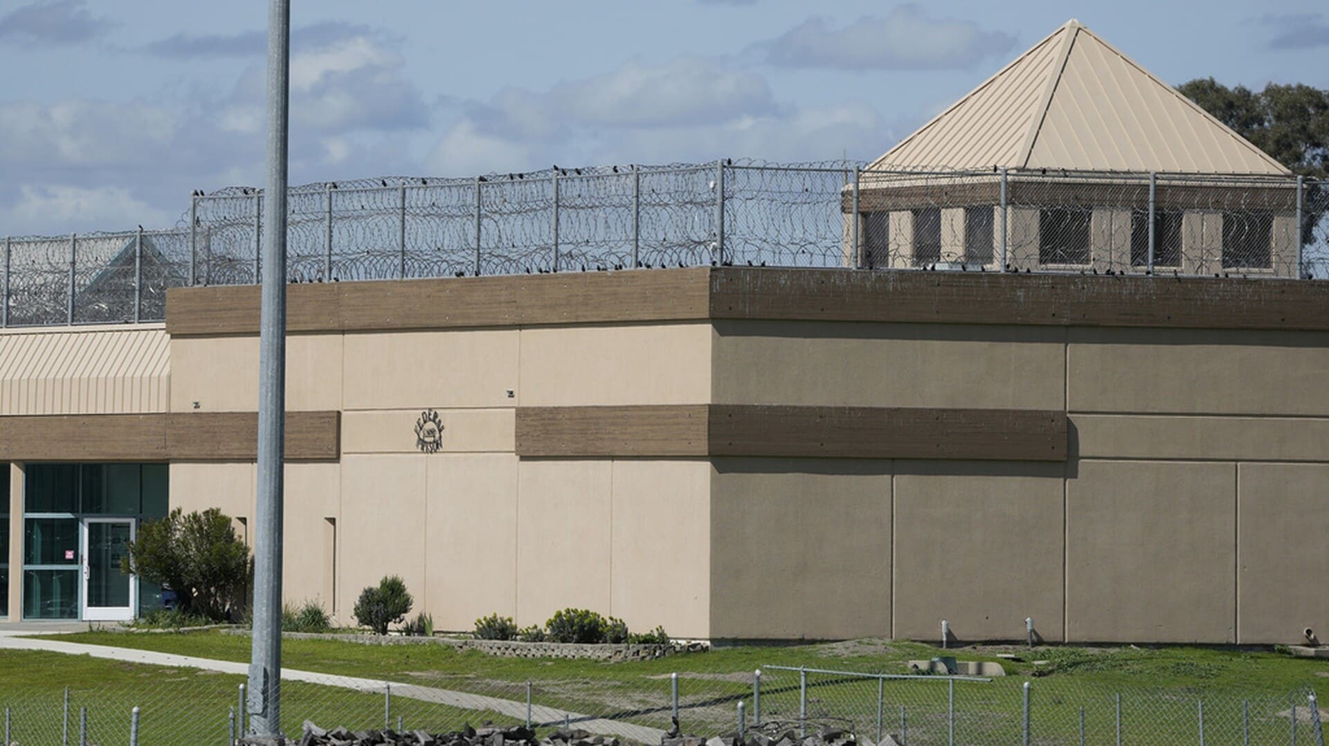 ΗΠΑ:-Φυλακισμένοι-ζητούν-να-τους-επιτραπεί-να-παρακολουθήσουν-την-ολική-έκλειψη-ηλίου