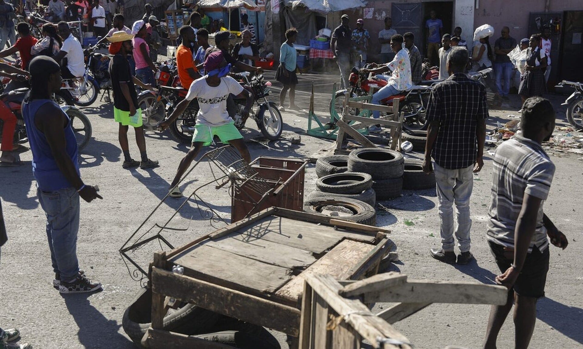 Χάος-στην-Αϊτή:-Επιτέλους-δημιουργείται-ένα-μεταβατικό-προεδρικό-συμβούλιο