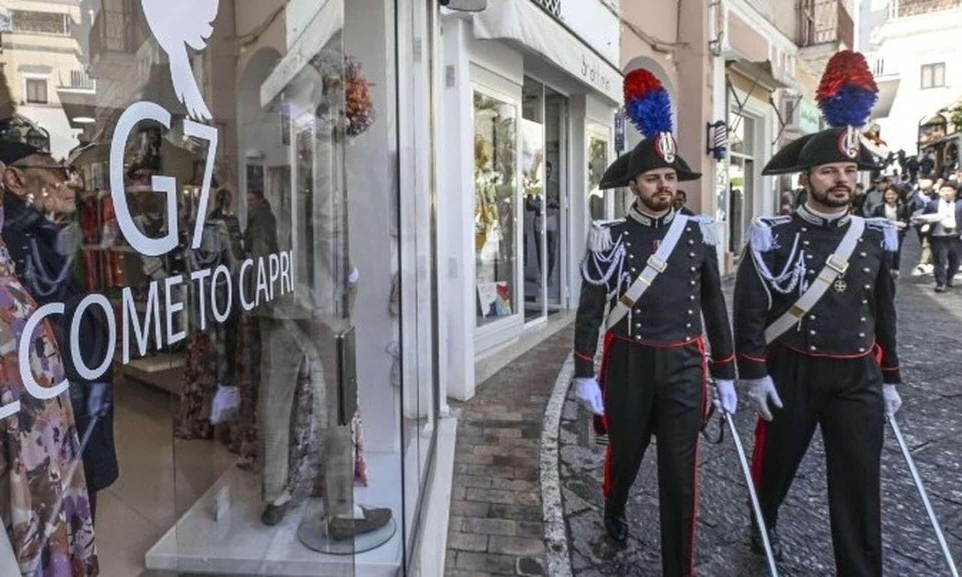 Παρασκευαστής-παγωτού-στο-Κάπρι-δημιουργεί-ειδικό-παγωτό-με-γεύση-g7