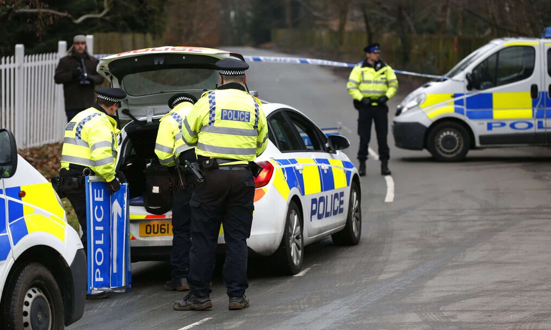 Συναγερμός-στη-Βρετανία:-Η-αστυνομία-αναζητά-την-15χρονη-που-εξαφανίστηκε-μαζί-με-το-κατοικίδιό-της