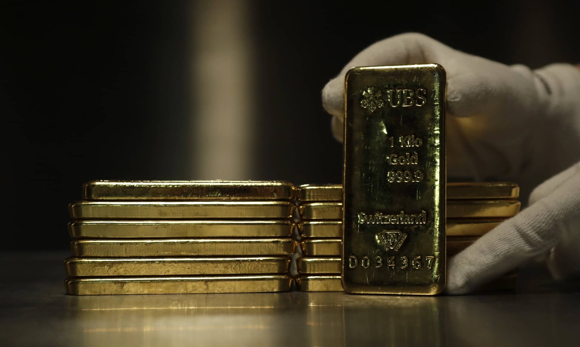 Η-σταθερή-αξία-του-χρυσού-παρά-την-υψηλή-τιμή-του-–-Οι-Γερμανοί-επενδύουν-σε-ράβδους-και-νομίσματα