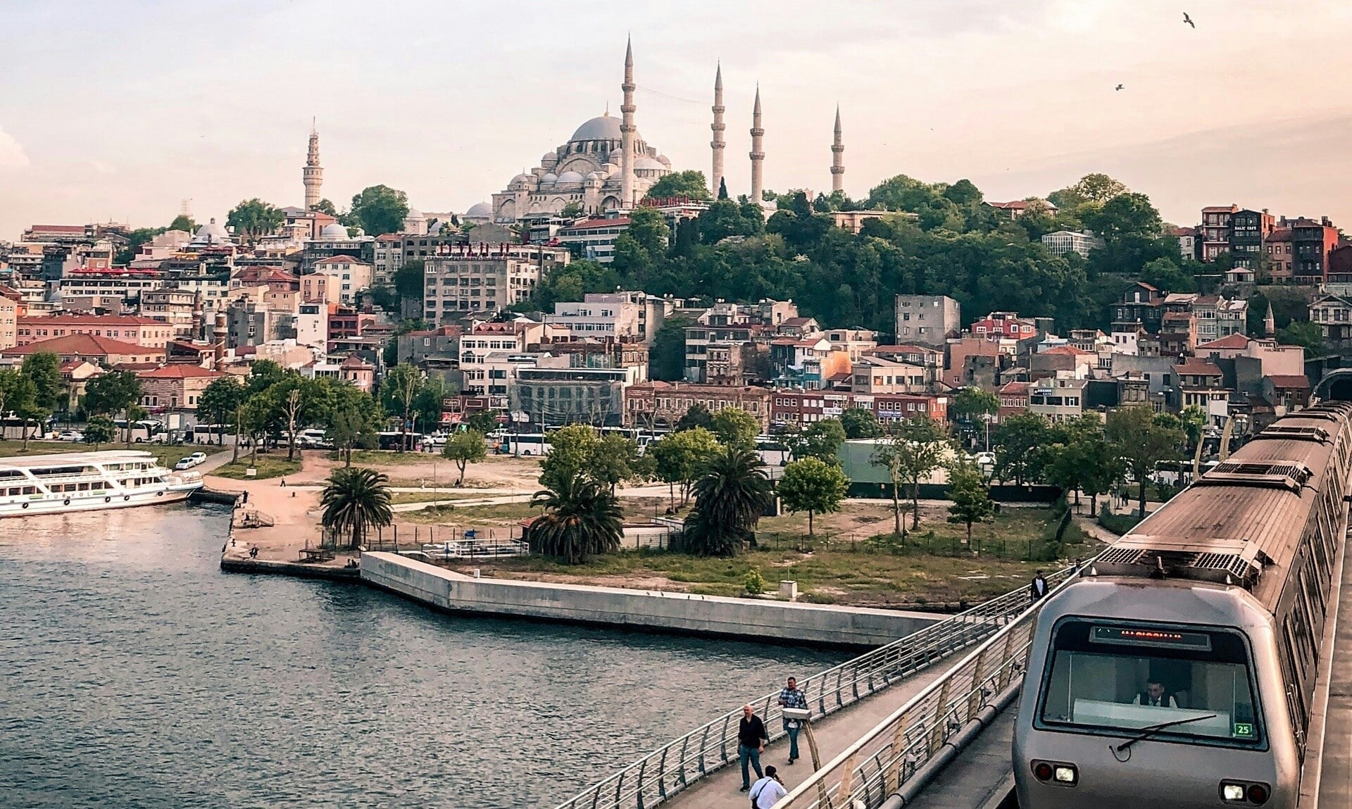 Νέα-πρόκληση-Ερντογάν:-«Σπάσαμε-τις-αλυσίδες-της-Αγίας-Σοφίας-–-Η-Κωνσταντινούπολη-είναι-τουρκική»
