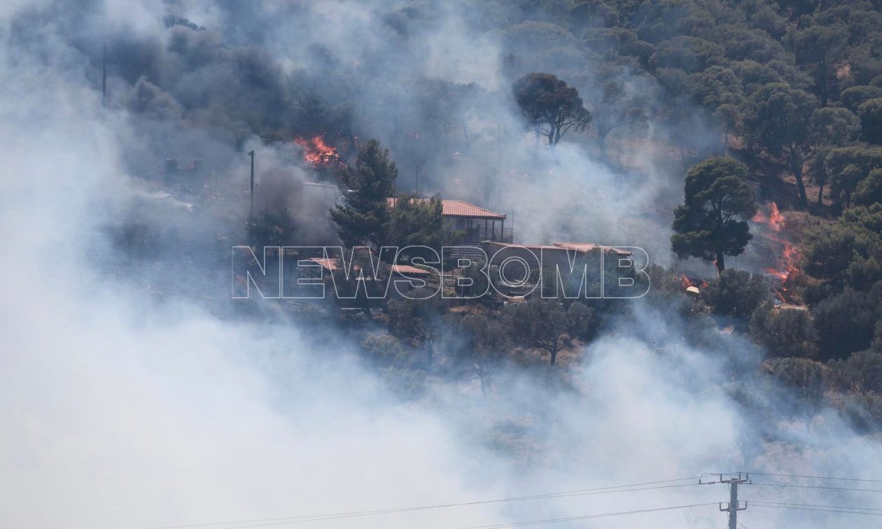 Η-πορεία-του-καπνού-από-την-Κερατέα-έως-τη-Κρήτη-–-Ταξίδεψε-235-χλμ-σε-3-ώρες