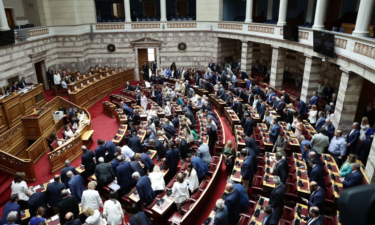 Βουλή:-Ψηφίστηκε-το-νομοσχέδιο-για-τον-τουρισμό